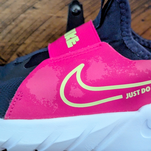 Nike Flex Runner 2 GS 'Dark Obsidian Fireberry Size 3.5Y - Picture 11 of 12